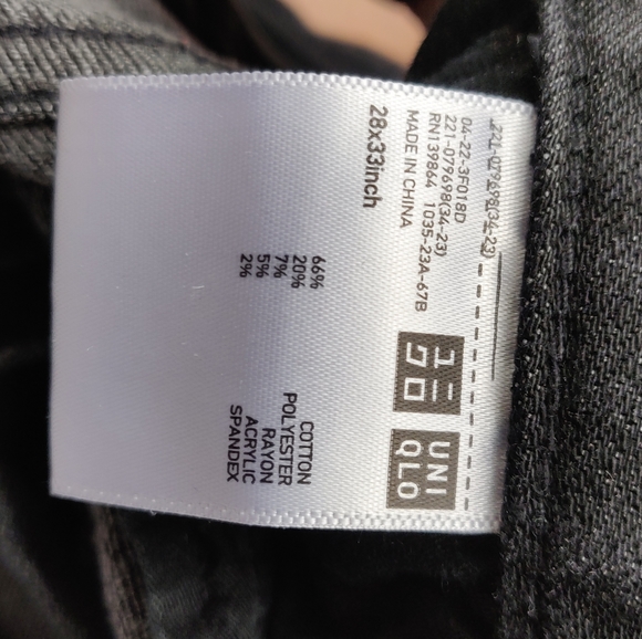 Black Uniqlo jeans 28 x 33 in - Picture 3 of 5